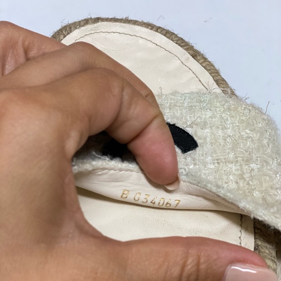 Chanel 20A Espadrille Ivory Black Size 39 - Picture 3 of 6
